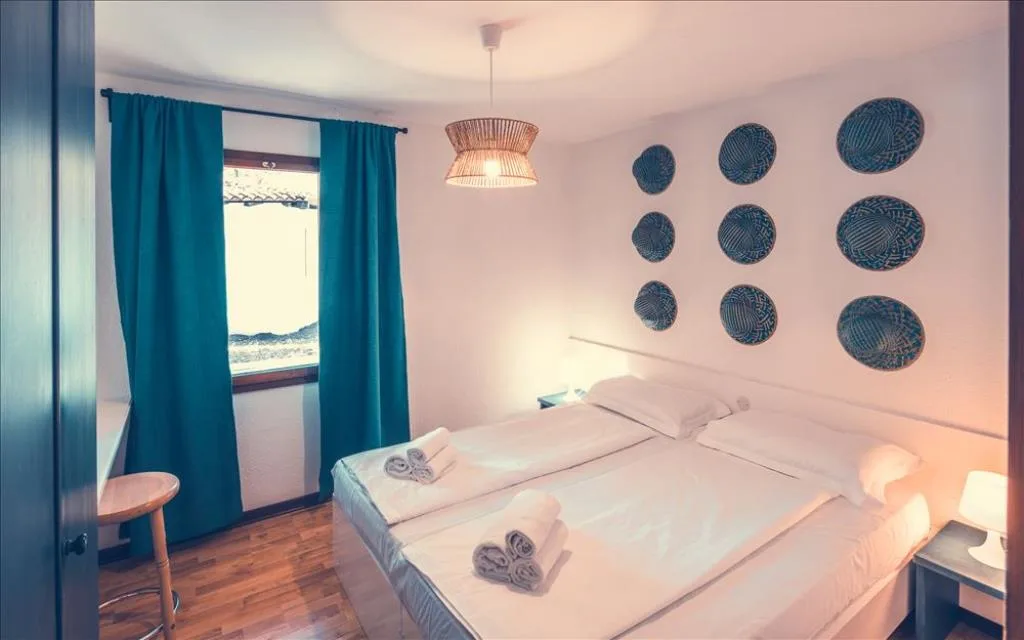 Camera Bungalows