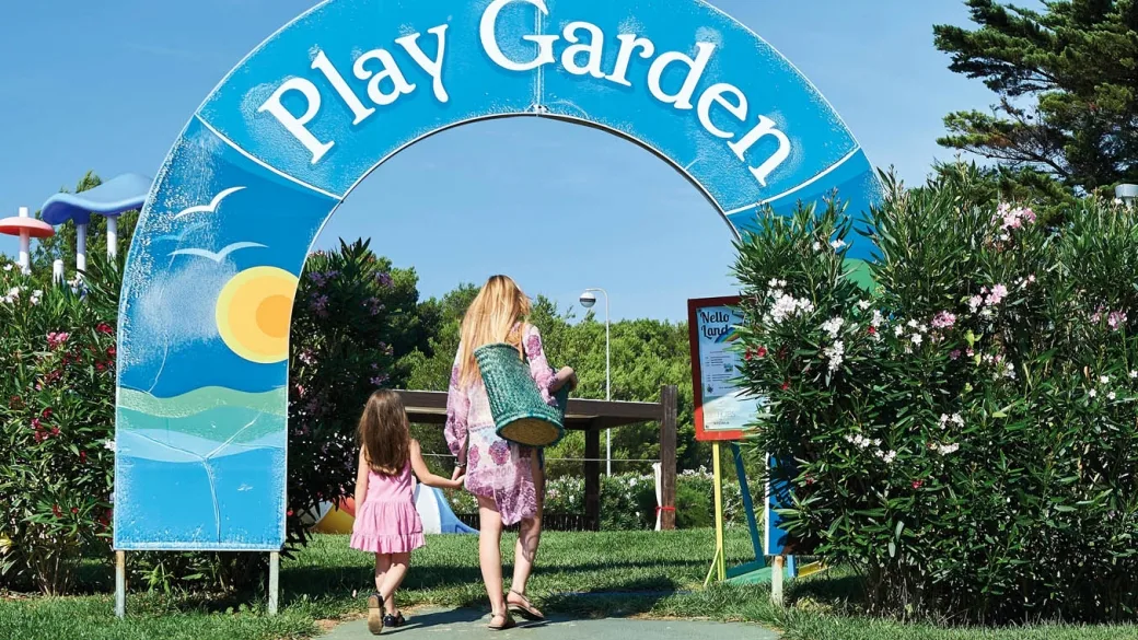 Ingresso del Play Garden, area giochi per bambini del resort